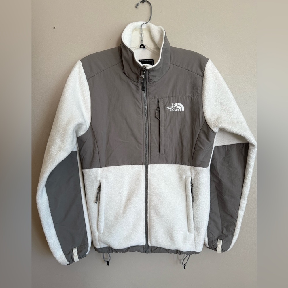 The North Face Two-Tone Jacket in Gray and White womens size XS